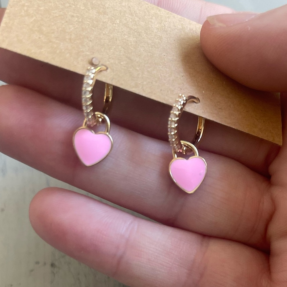 💖BARBIECORE💖 -NWOT pink and gold heart earring with rhinestone accents - Picture 2 of 3